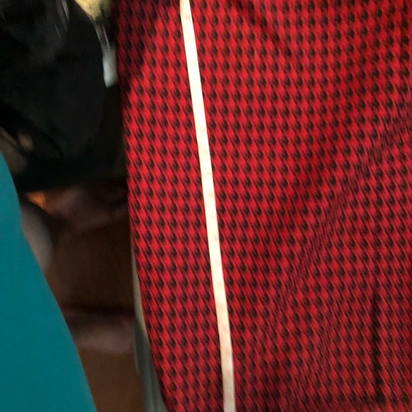 ⭐️Host pick⭐️Red Black Houndstooth A-line Skirt Size 18W - Picture 5 of 5